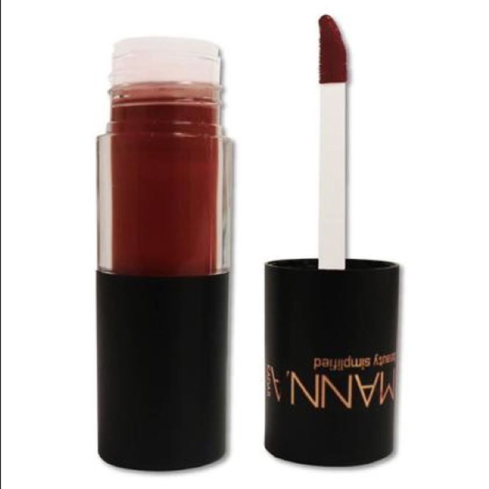 NWT LIP WHIP